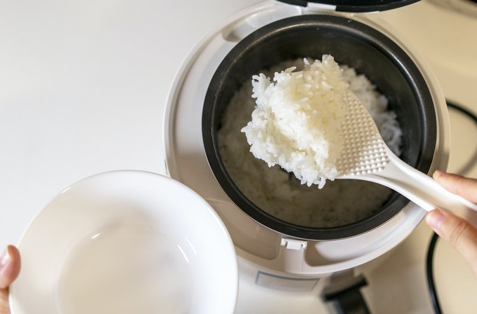 利用电磁诱导让米饭均匀受热